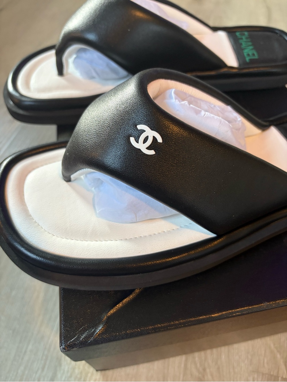 CHANEŁ Black & White Thong Sandals